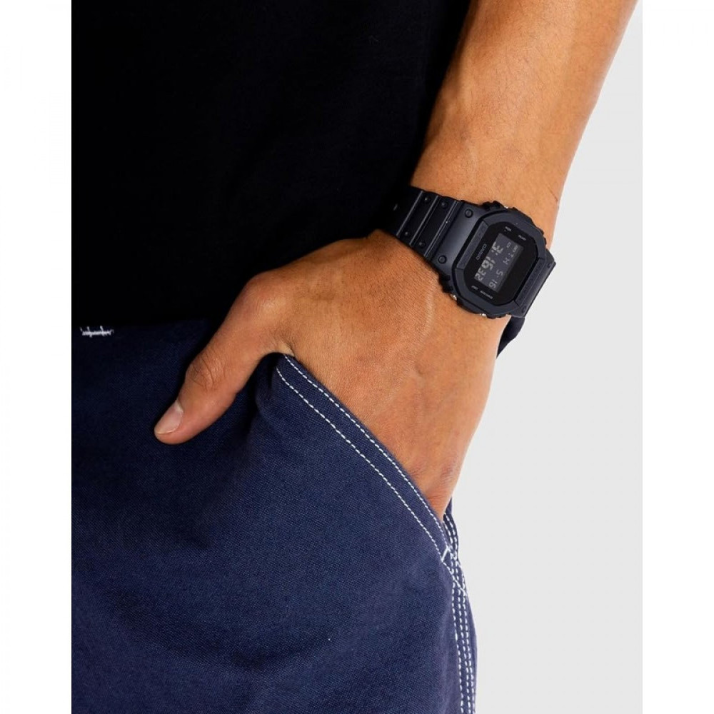 Мъжки часовник Casio G-Shock DW-5600UBB-1ER
